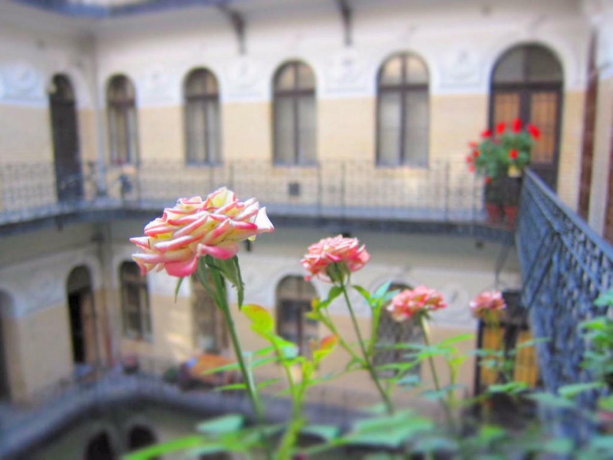 Cape Code Apartment Budapest Bagian luar foto